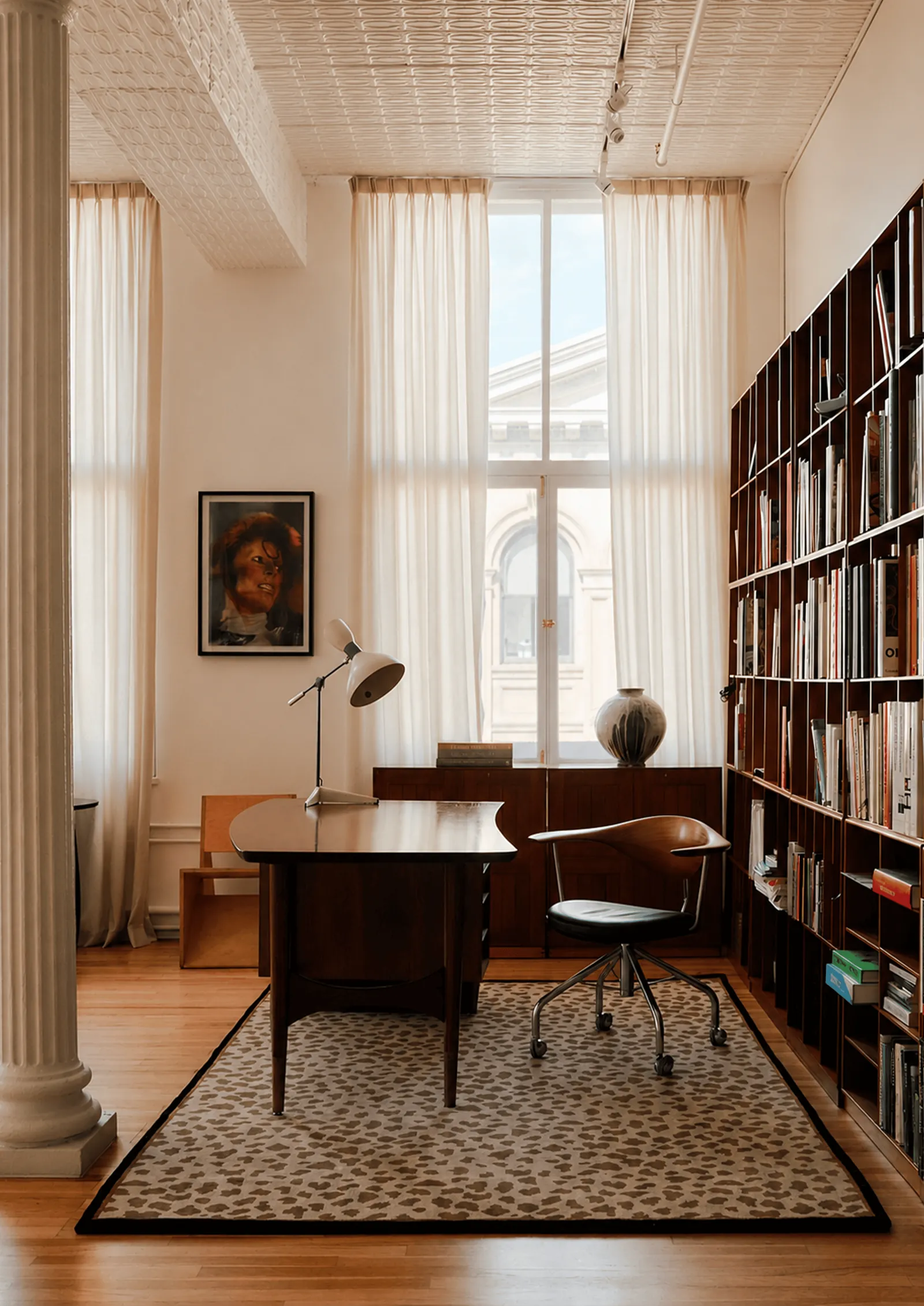Bureau bibliothèque, table de travail et fauteuil design
